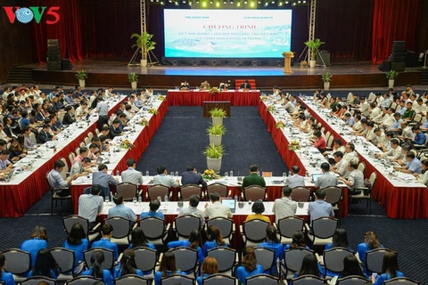 Cent scientifiques suggèrent à Quang Ninh des solutions pour profiter de l’industrie 4.0