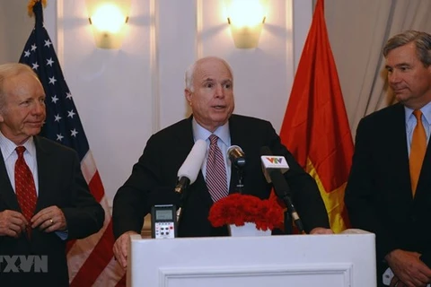 L'ambassade américaine ouvre un livre de condoléances pour le sénateur McCain