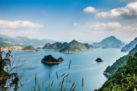 Planification de la zone touristique nationale du lac Hoa Binh