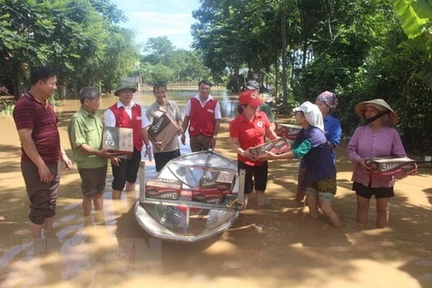 Aide d’urgence de la Croix-Rouge du Vietnam aux provinces touchées par les inondations