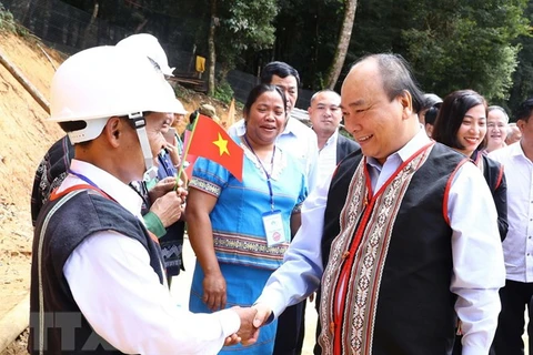 Le PM Nguyên Xuân Phuc: le ginseng de Ngoc Linh est un trésor du Vietnam