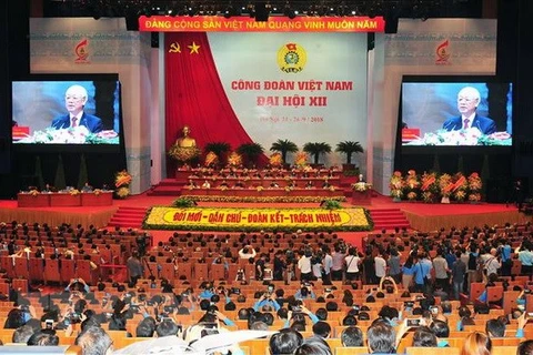 Grande séance du 12e congrès syndical national du Vietnam