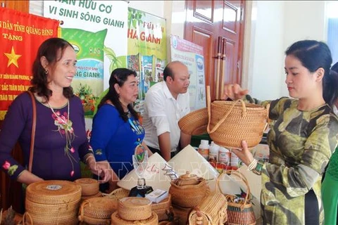 Opportunités pour les entreprises vietnamiennes et laotiennes de présenter leurs produits