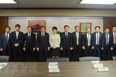 Le chef de la Commission centrale des affaires intérieures du PCV en visite au Japon