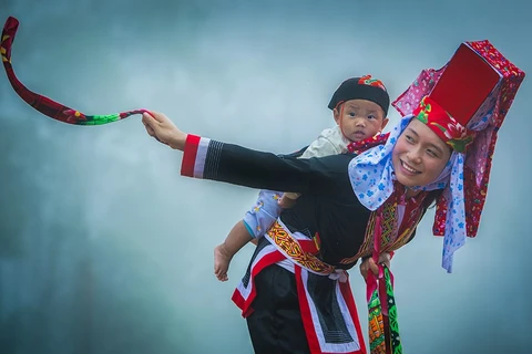 Une exposition de photos à Ha Long célèbre la beauté du Vietnam