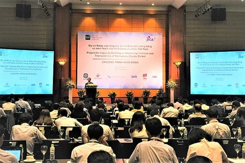 La JICA aide le Vietnam à améliorer la transparence du marché des actions