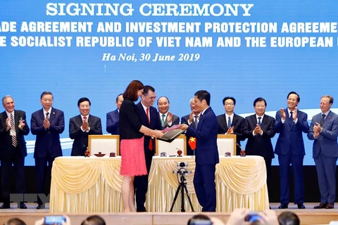 Vietnam-UE: Signature des accords de libre échange et de protection des investissements