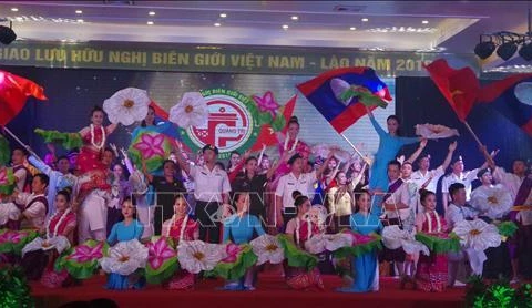 Echange d’amitié frontalière Vietnam - Laos à Quang Tri