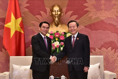 Une délégation parlementaire du Laos en visite de travail au Vietnam