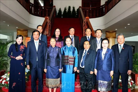 La présidente de l'Assemblée nationale Nguyên Thi Kim Ngân en visite au Laos