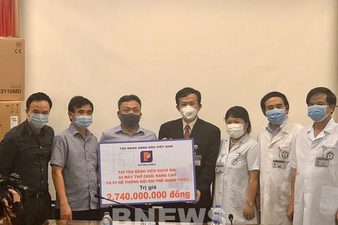 Coronavirus: Petrolimex fait un don de 117.000 dollars à l’hôpital Bach Mai 