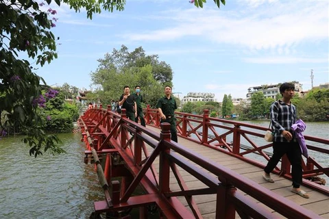 Réouverture de plusieurs sites touristiques à Hanoi