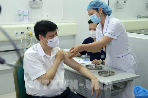 Covid-19 : sécurité maximale pour la campagne de vaccination déployée au Vietnam 