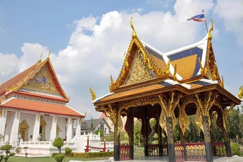 COVID-19: la Thaïlande autorise une réouverture de cinq types de commerce à Bangkok