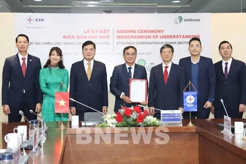 EVN et Sembcorp Industries signent un protocole d'accord sur la coopération dans l’électricité