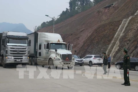 Le dédouanement reprend au poste frontalier de Tân Thanh - Po Chai