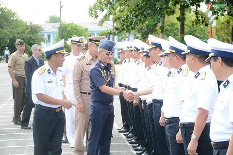 Des attachés militaires étrangers rendent visite à la brigade 147 de la région navale N°1