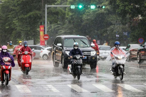 Les fortes pluies continuent de frapper le Nord et Thanh Hoa au Centre