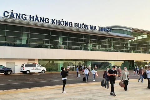 Priorité au développement du transport aérien et ferroviaire dans le Tay Nguyen