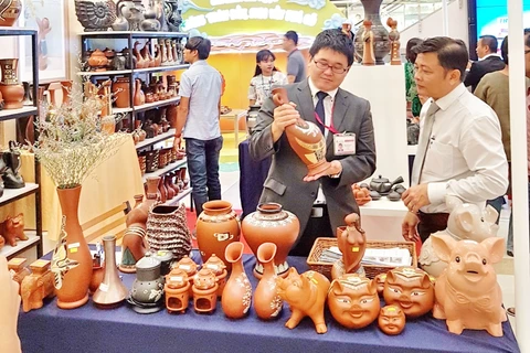 Hanoi cherche à surmonter le manque de matières premières pour les entreprises et villages artisanaux