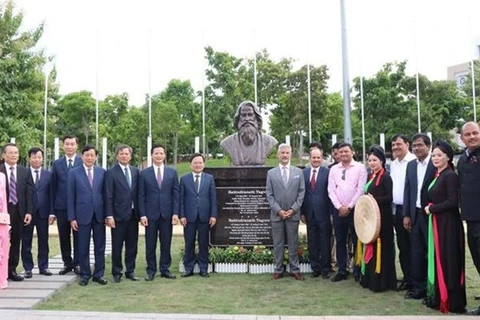 Une statue de la célébrité littéraire indienne Tagore inaugurée à Bac Ninh
