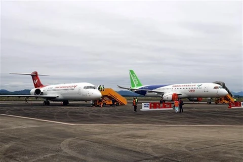 Exposition et démonstration d’avions Comac à Quang Ninh