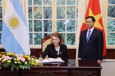 Approfondissement des relations Vietnam-Argentine