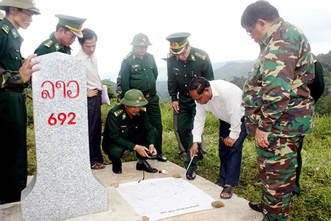 Formation professionelle sur la gestion frontalière pour des officiers laotiens