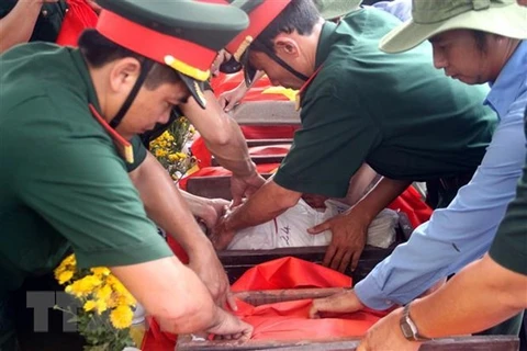 Remise des restes de 98 soldats tombés au champ d’honneur au Laos