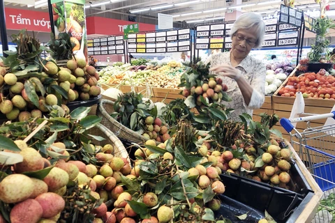 Le litchi "thiêu" de Luc Ngan vendu dans les supermarchés de Saigon Co.op
