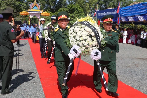 Rapatriement des restes de soldats volontaires et d'experts vietnamiens au Cambodge