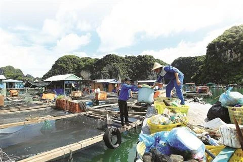 Baie de Ha Long: fin du plastique à usage unique 