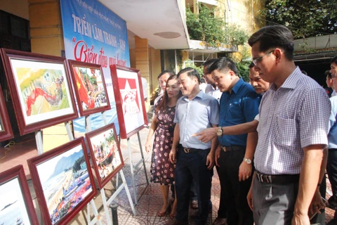 Exposition de photos « La mer et les îles de la Patrie » à Hà Tinh