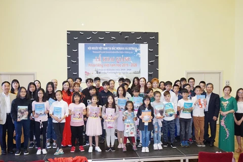 Cours de langue vietnamienne pour les jeunes Viêt Kiêu en République tchèque
