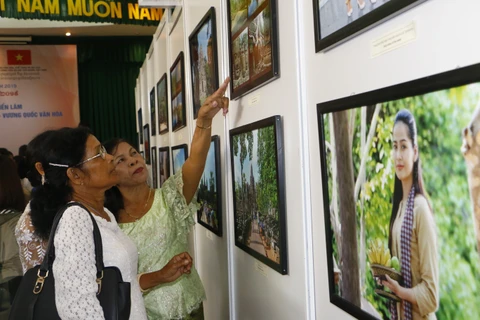 Ouverture de l'exposition "Cambodge - Royaume culturel" à Can Tho