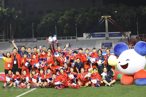 SEA Games 30 : la joie des footballeuses vietnamiennes après avoir remporté la médaille d’or
