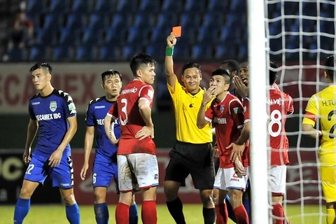 La FIFA organise un cours de formation pour arbitres à Hanoi