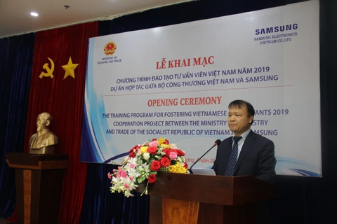 Samsung forme des experts en industries auxiliaires au Vietnam
