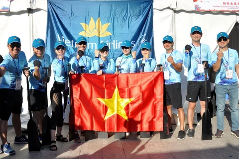 Vietnam Airlines participe à la course internationale des bateaux-dragons de Shanghai