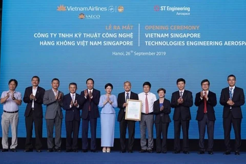 Aviation: lancement de la Sarl de Techniques et de Technologies aéronautiques Vietnam-Singapour