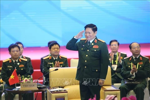 Le ministre de la Défense reçoit le Secrétaire général de l'ASEAN