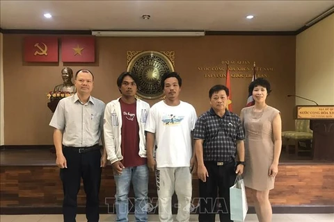 Le Vietnam reçoit deux pêcheurs sauvés dans le golfe de Thaïlande 