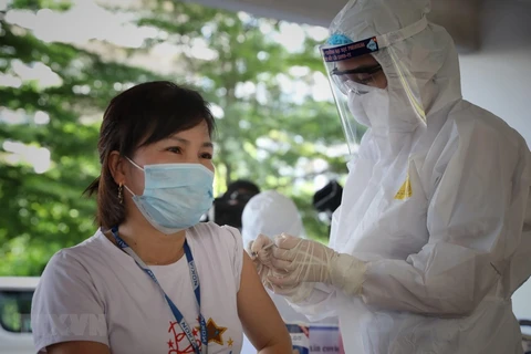 Bac Giang se concentre sur la lutte antiépidémique et la reprise de la production dans ses ZI