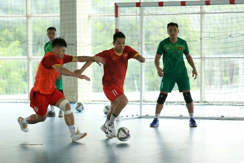 Coupe du monde de Futsal 2021 : L'équipe vietnamienne impressionne avant la phase finale