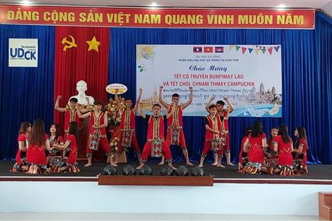 Cultiver l'amitié entre les peuples du Vietnam, du Laos et du Cambodge