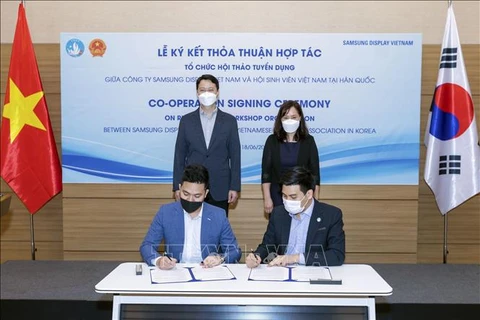 Samsung Display Vietnam recrutera des étudiants vietnamiens en R.de Corée