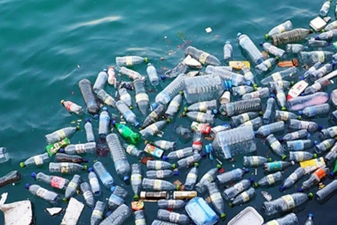 Lancement du prix de la presse et du concours de photos sur la réduction des déchets plastiques