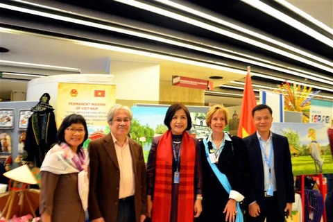 Charité : le Vietnam participe à la foire internationale UN Bazaar 2022 à Genève