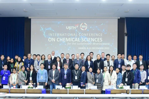 Première conférence internationale de chimie à l’USTH