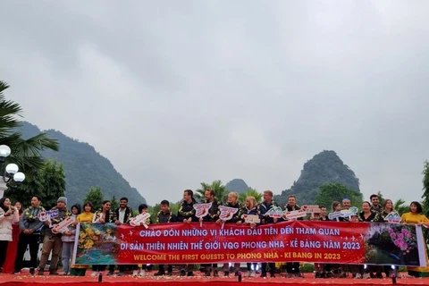 Quang Binh accueille les premiers touristes de 2023